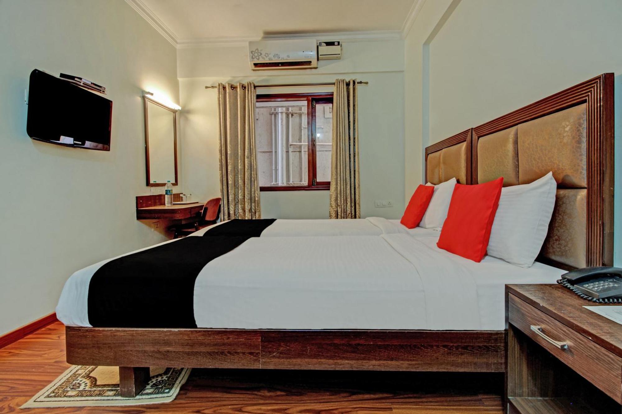 ศรีกฤษณะสวีทส์ Hotel บังกาลอร์ ภายนอก รูปภาพ