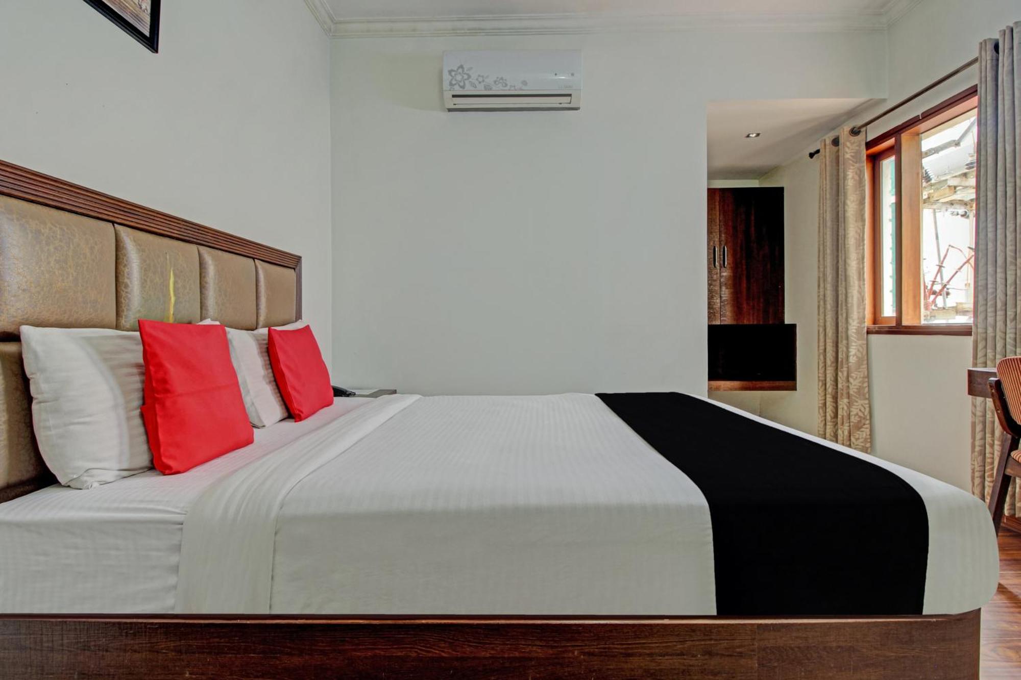 ศรีกฤษณะสวีทส์ Hotel บังกาลอร์ ภายนอก รูปภาพ
