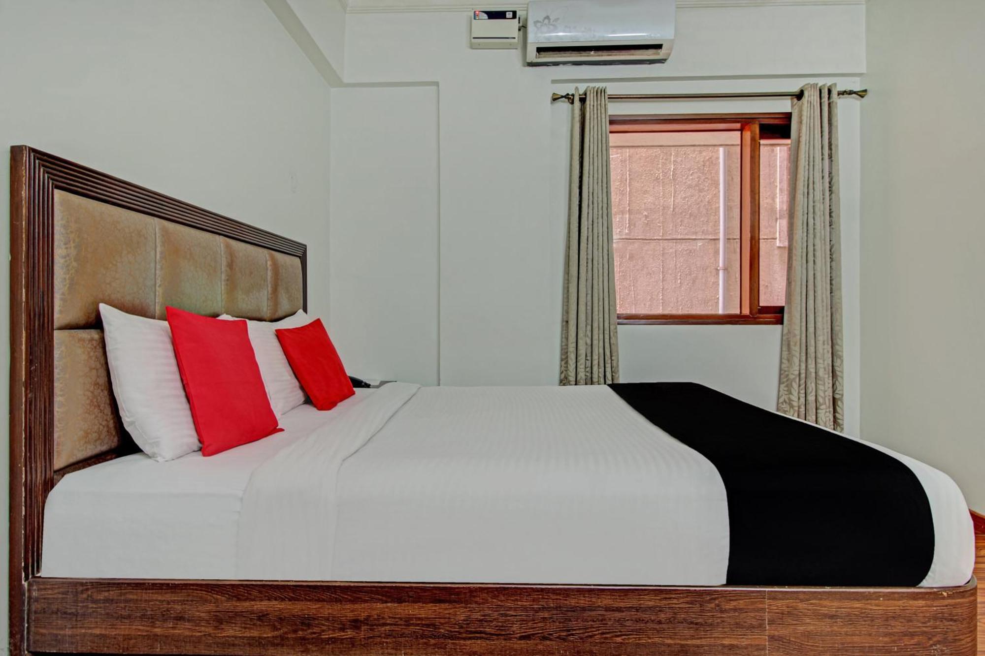 ศรีกฤษณะสวีทส์ Hotel บังกาลอร์ ภายนอก รูปภาพ