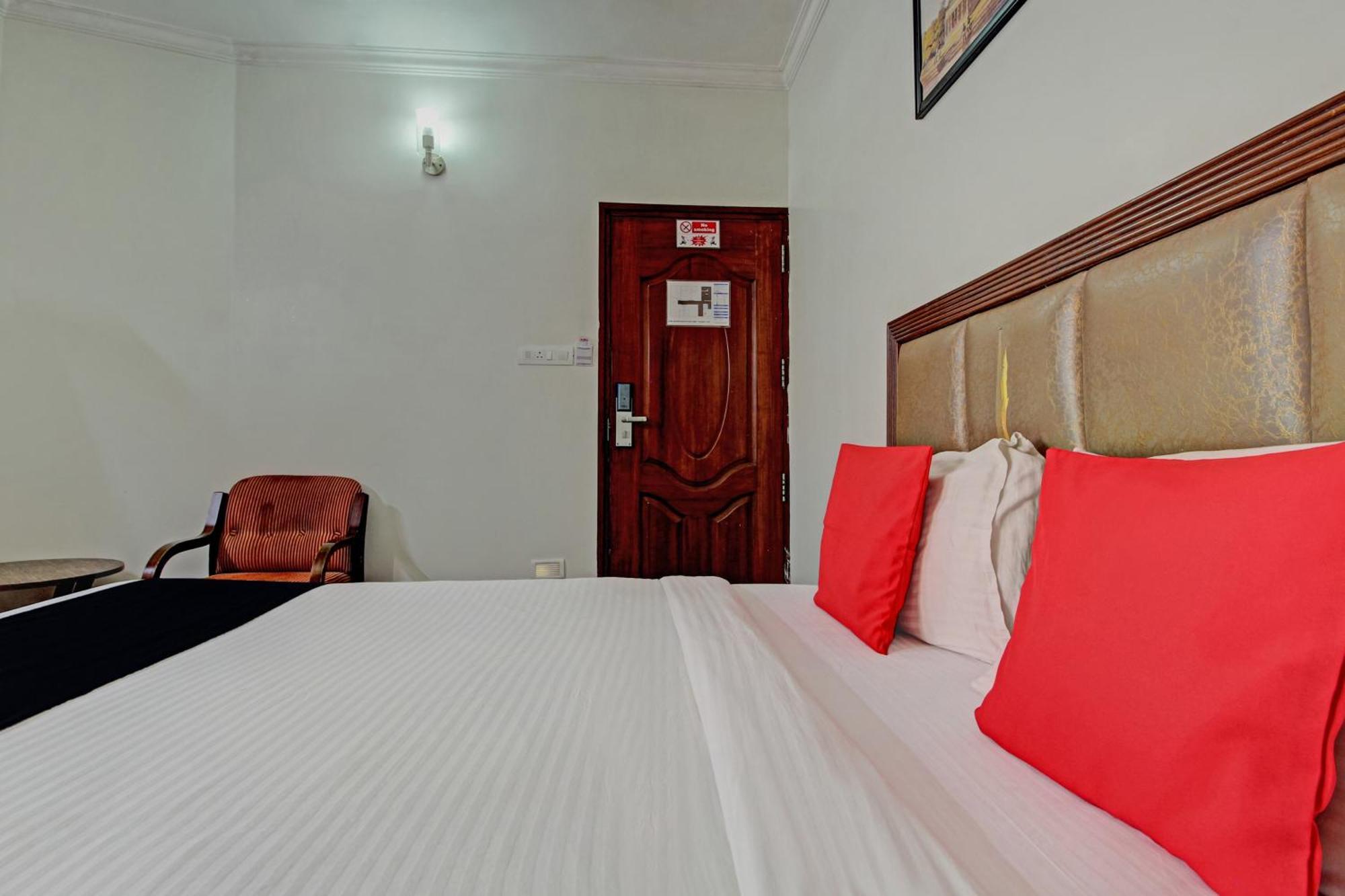 ศรีกฤษณะสวีทส์ Hotel บังกาลอร์ ภายนอก รูปภาพ