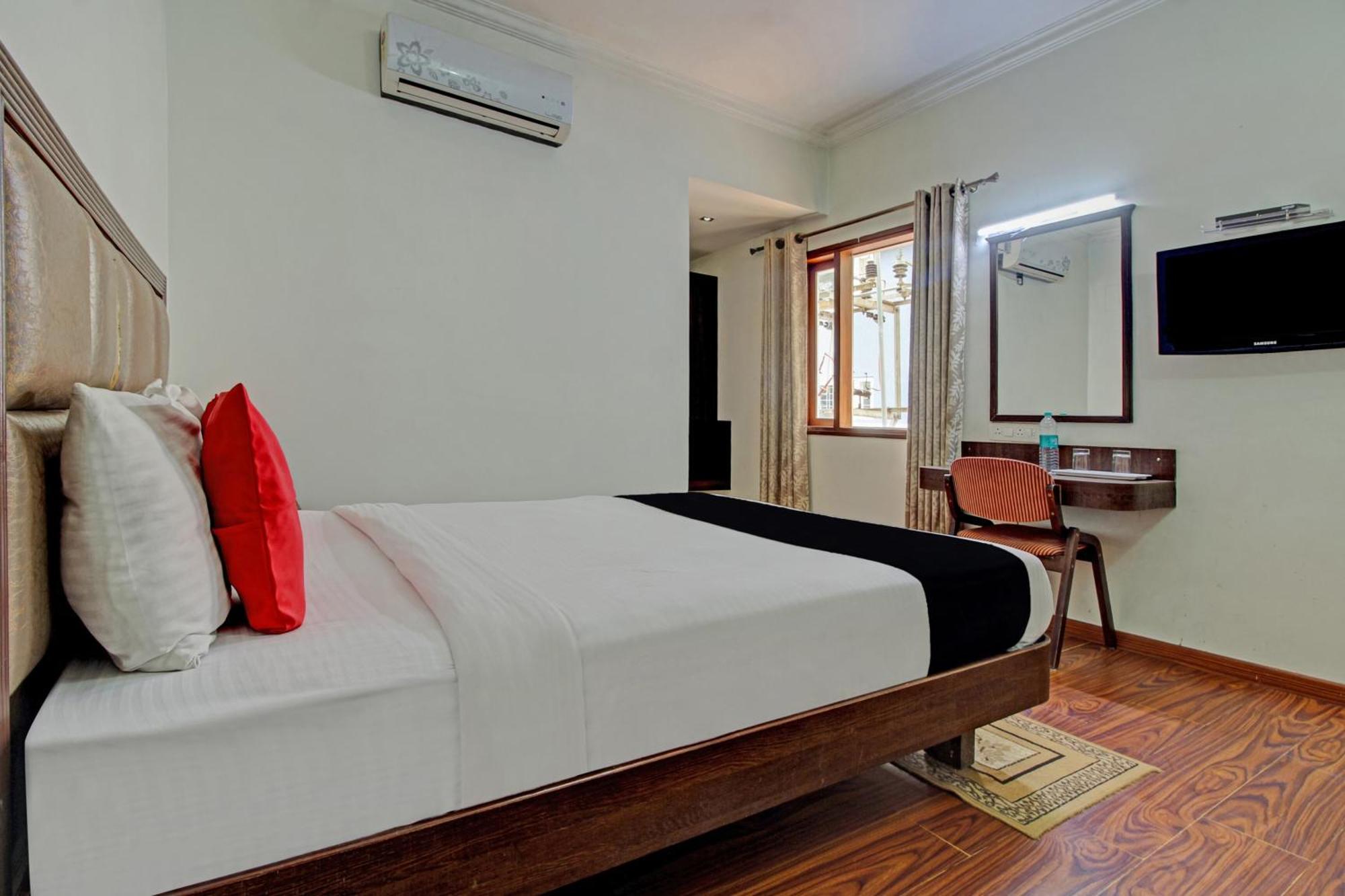 ศรีกฤษณะสวีทส์ Hotel บังกาลอร์ ภายนอก รูปภาพ